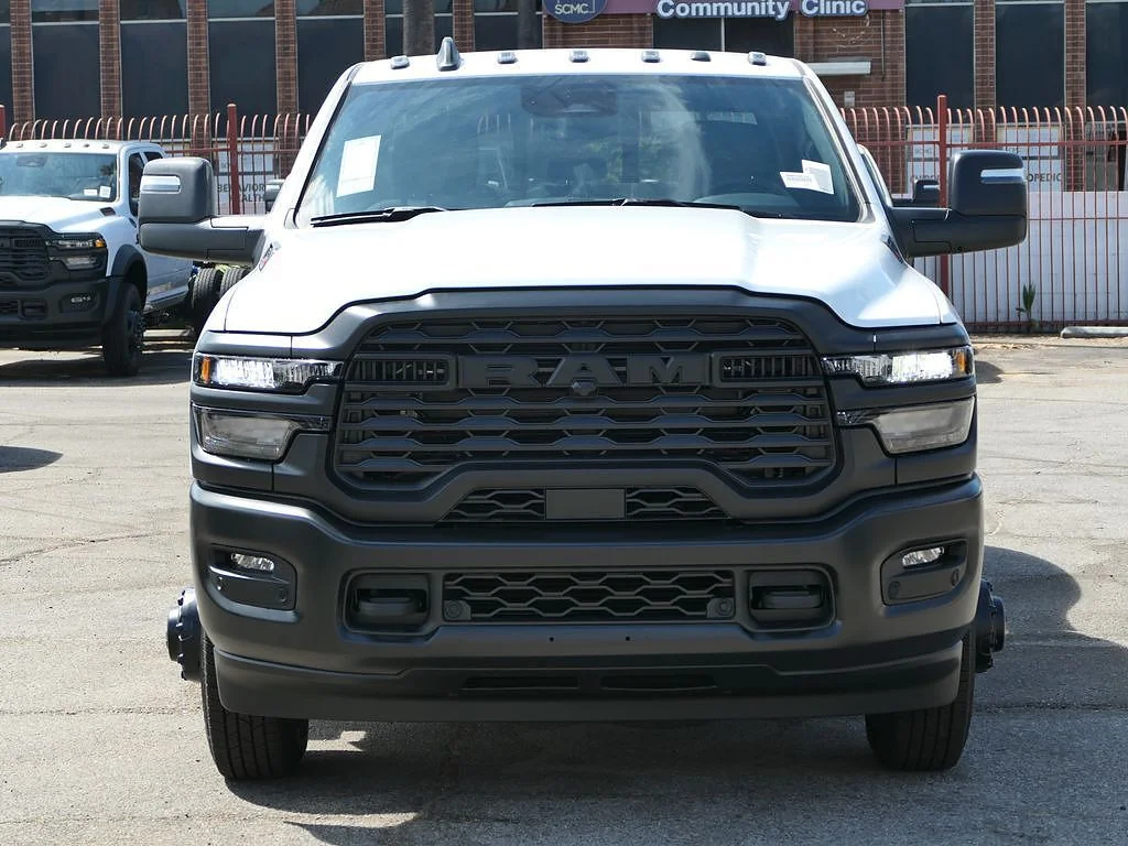 2026 RAM 3500 Tradesman - Photo 6