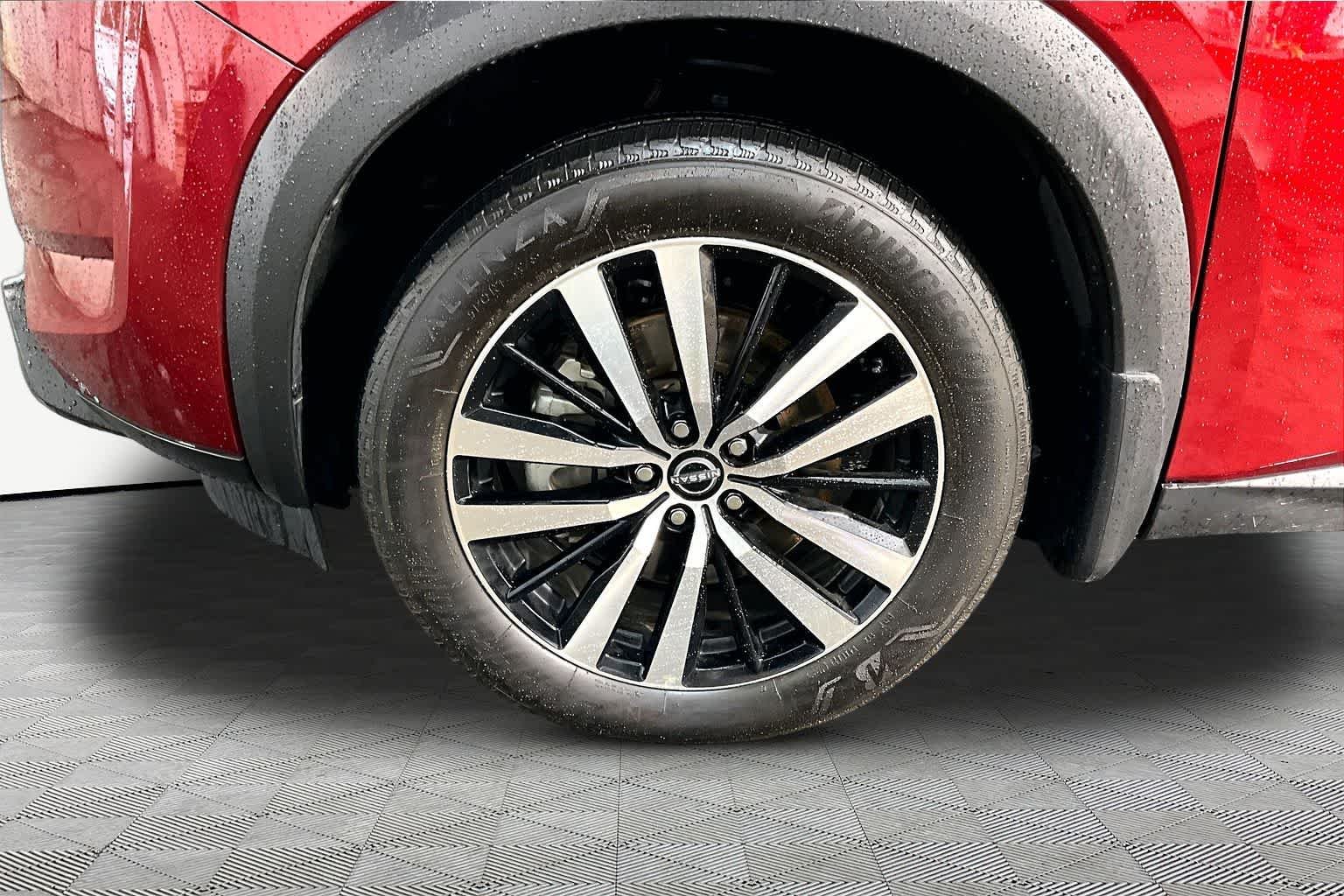 Used 2025 Scarlet Ember Tintcoat Nissan Platinum image 11