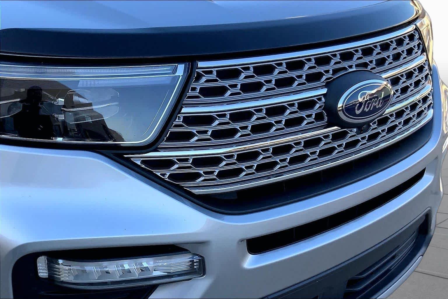 Used 2020 Iconic Silver Ford Limited image 32