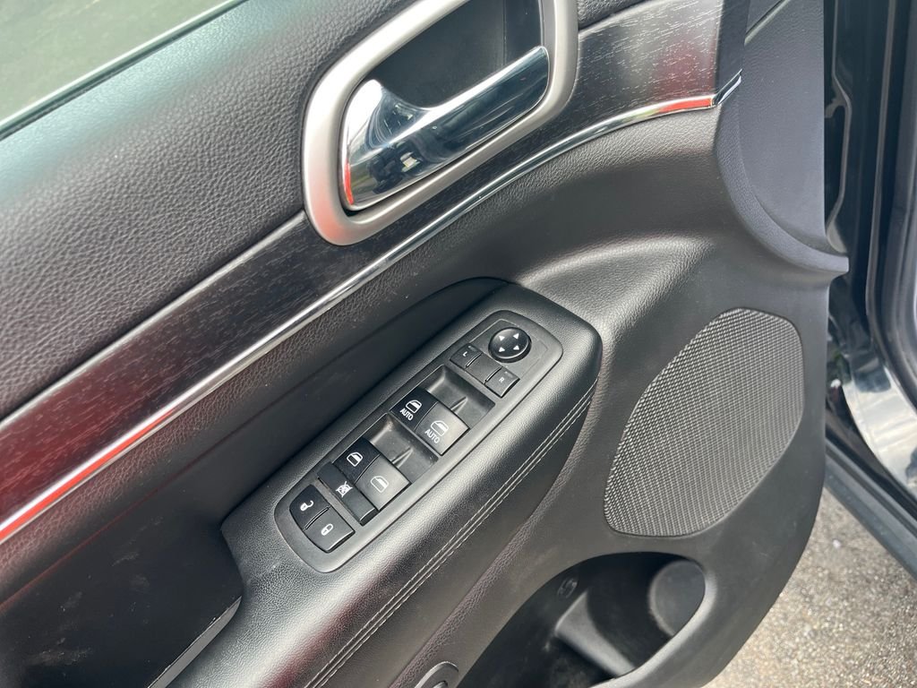 Used 2018 Black Jeep Limited image 12