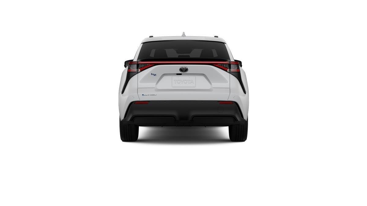 New 2026 Wind Chill Pearl <sup>1</sup> Toyota  XLE image 23