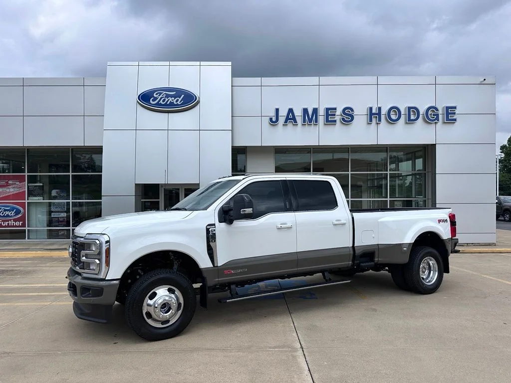 New 2026 Star White Metallic Tri-Coat Ford F-350® King Ranch® image 1