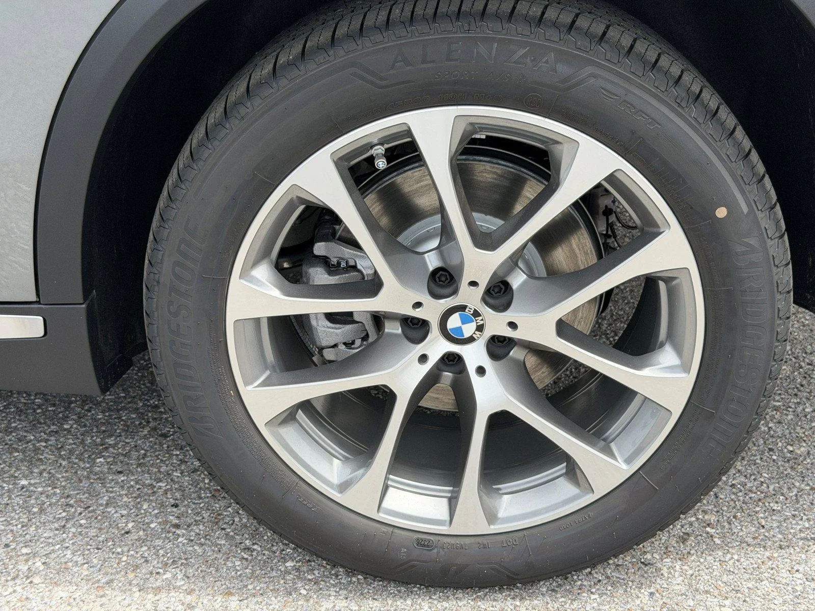New 2026 Skyscraper Grey Metallic BMW xDrive40i image 11