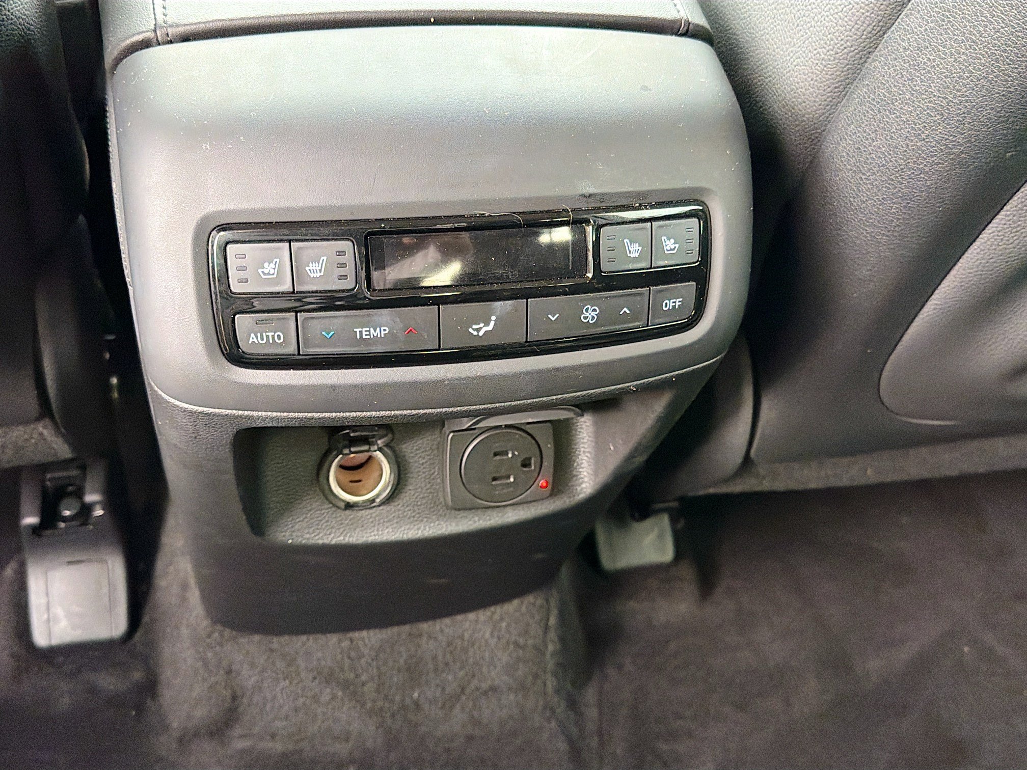 Used 2024 Hyper White Hyundai Limited image 20