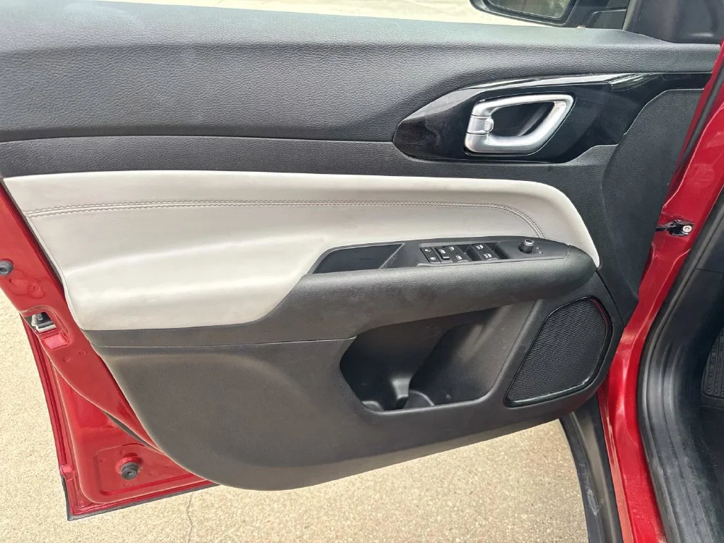 Used 2025 Red Jeep Limited image 28