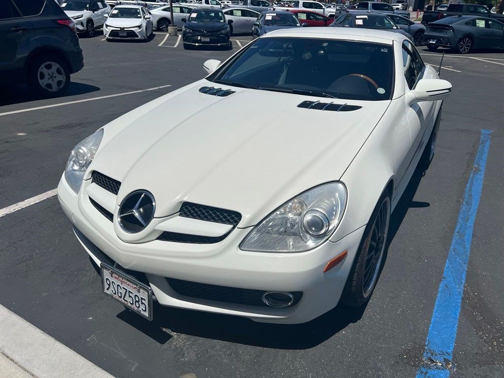 Used 2010 Arctic White Mercedes-Benz SLK 350 image 2