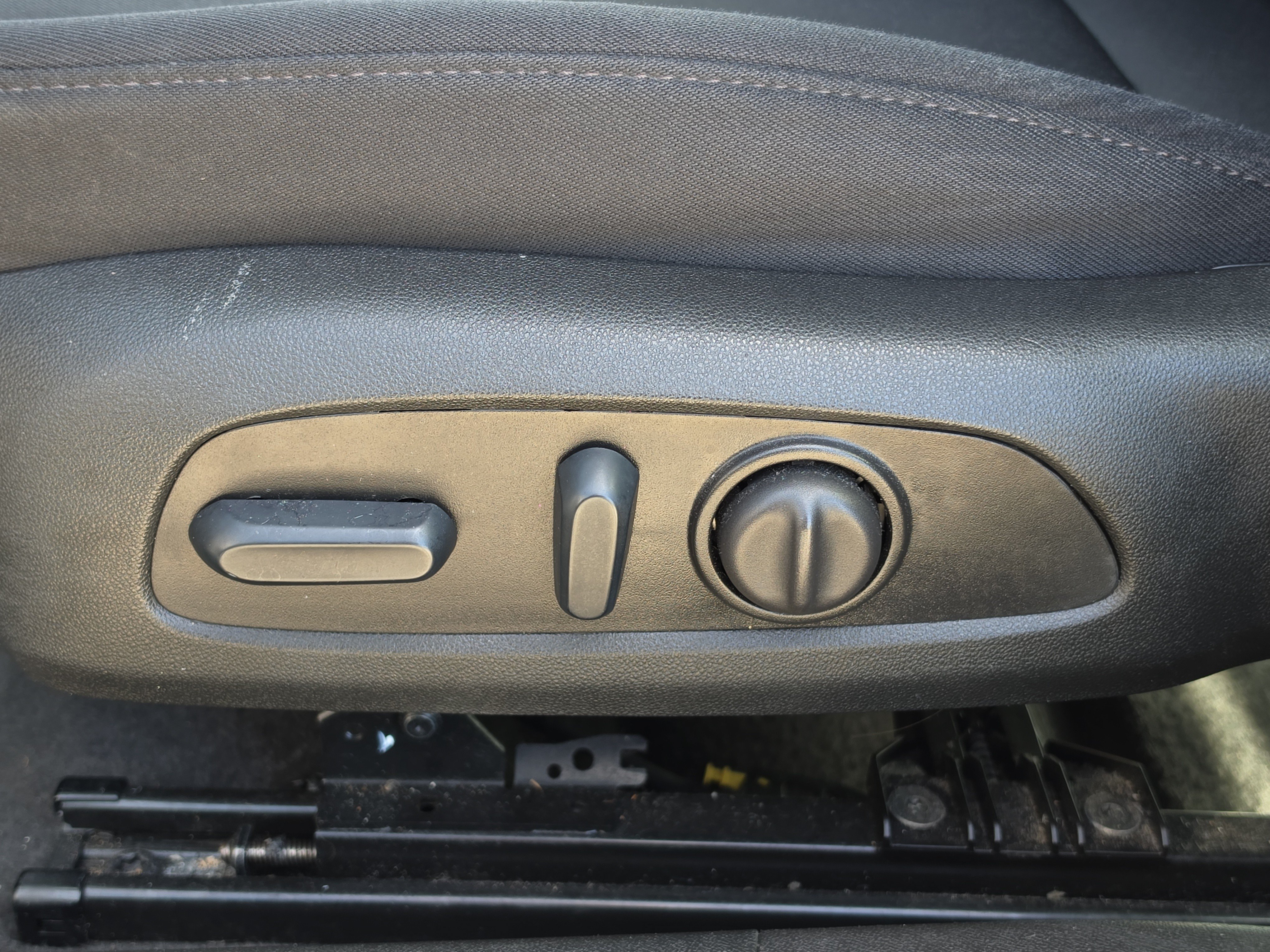 Used 2024 Sterling Gray Metallic Chevrolet 1LT image 31