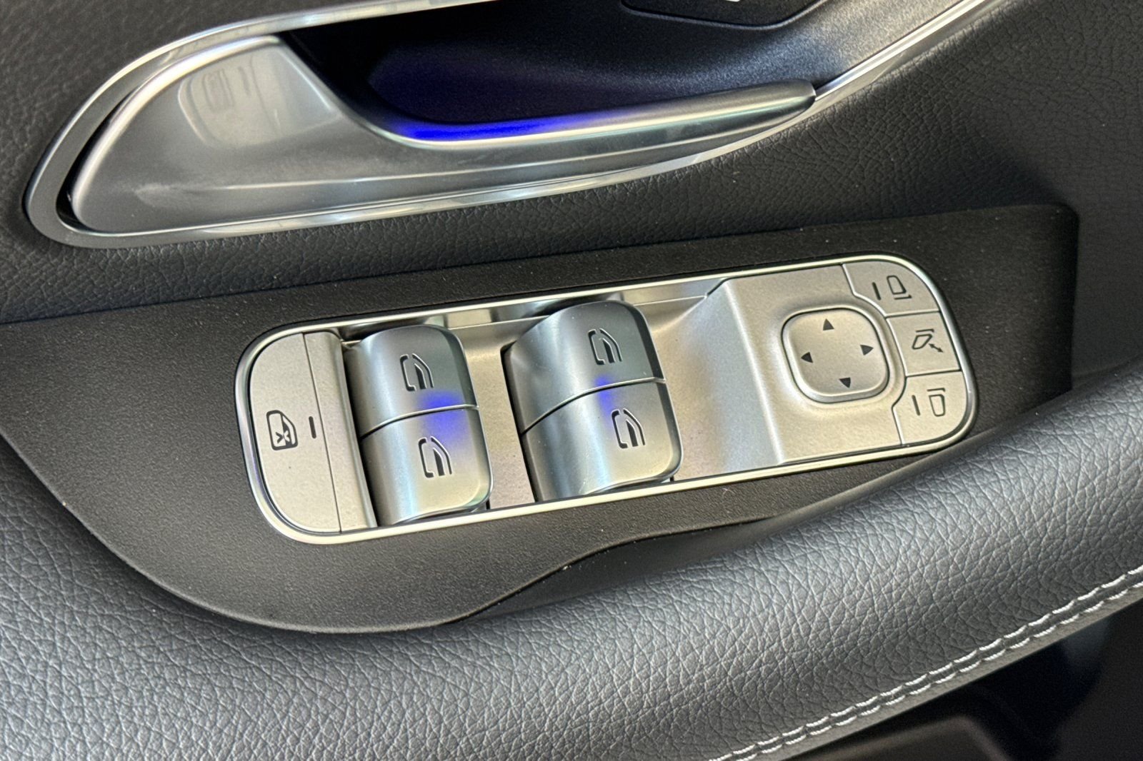 New 2026 Polar White Mercedes-Benz GLS 450 image 24