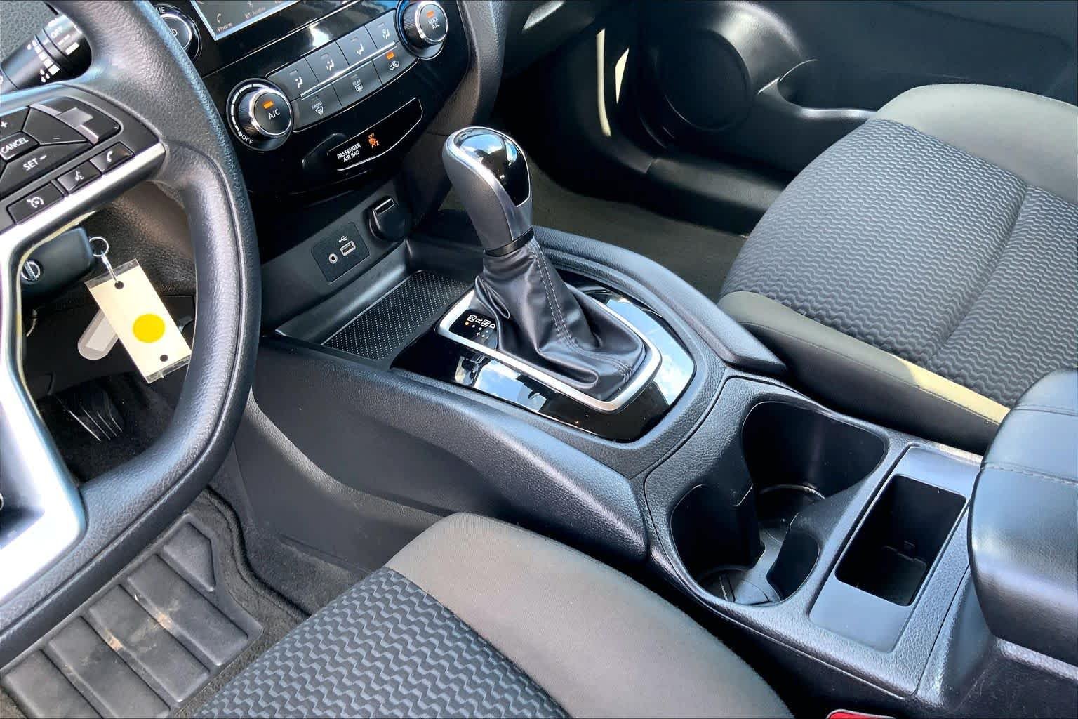 Used 2021 Brilliant Silver Metallic Nissan S image 17