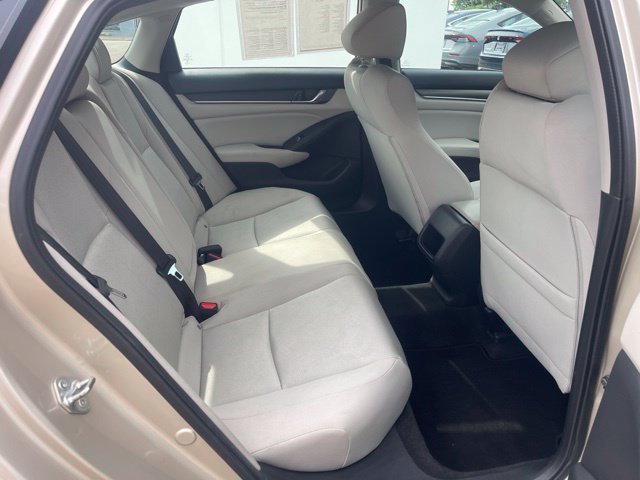 Used 2018 Champagne Frost Pearl Honda LX image 11