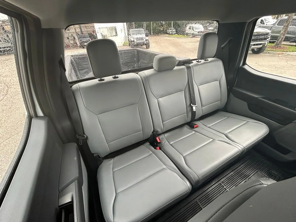 Used 2025 Oxford White Ford XL image 30