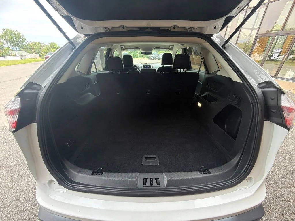 Used 2024 White Ford SEL image 45