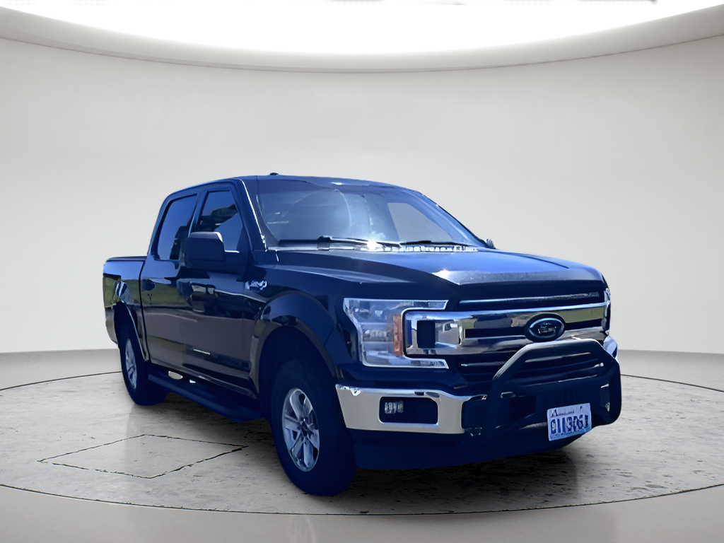 Used 2018 Shadow Black Ford XLT image 3