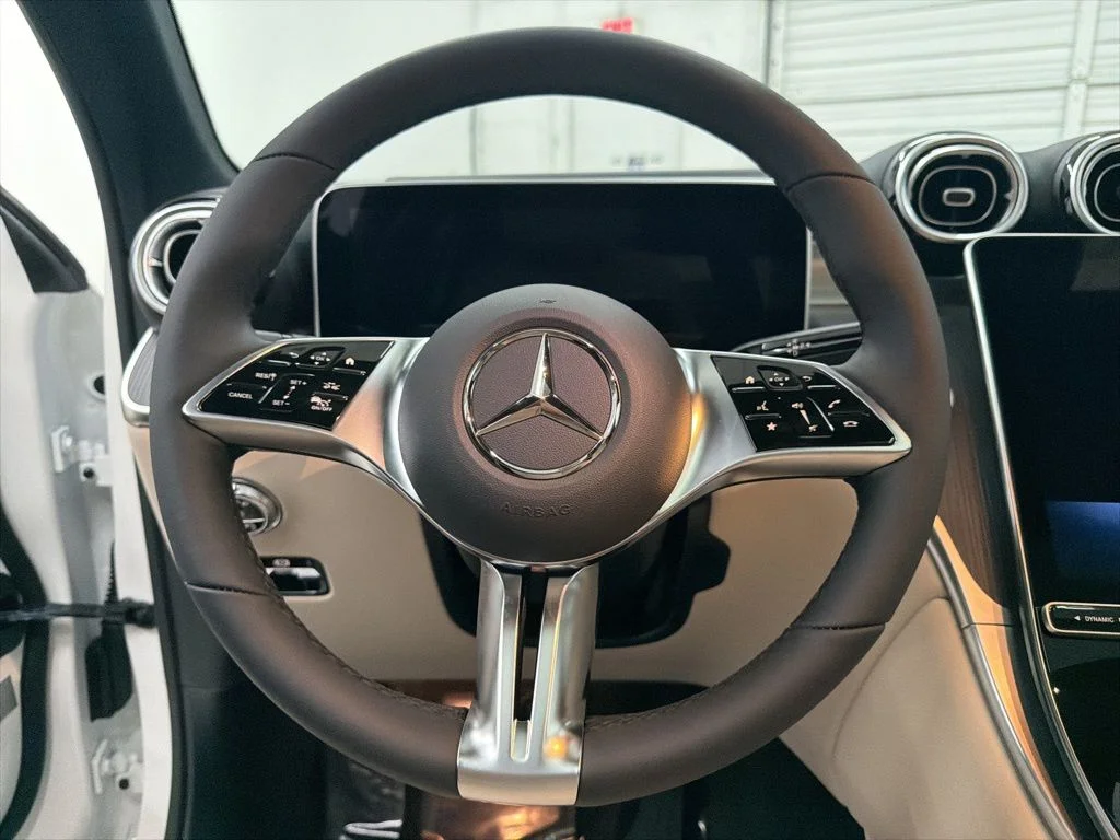 Used 2026 White Mercedes-Benz GLC 300 image 15