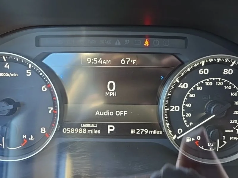 Used 2022  Mitsubishi SE image 12