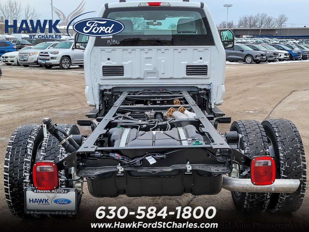 New 2026 Oxford White Ford F-450® XL image 5