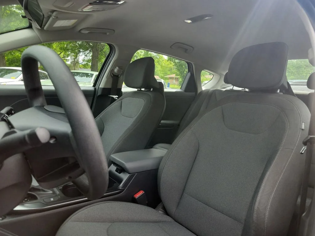 2025 Kia K4 LXS - Photo 19