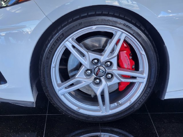 Used 2020 ARCTIC WHITE Chevrolet 2LT image 16