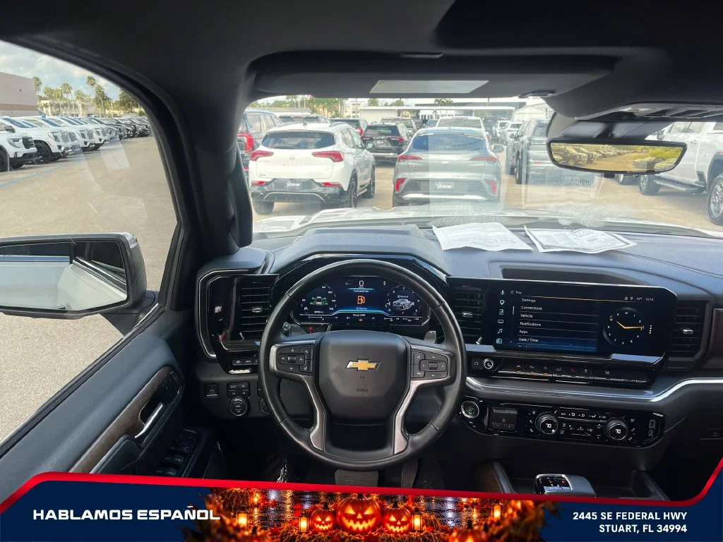 Used 2023 IRIDESCENT PEARL TRICOAT Chevrolet High Country image 13