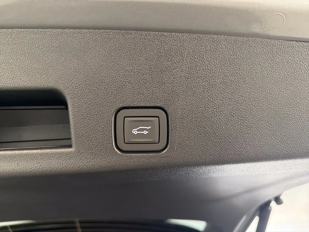 New 2027 Sterling Metallic GMC Elevation image 8