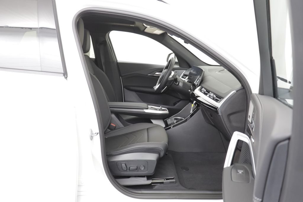 New 2026 Alpine White BMW xDrive28i image 19