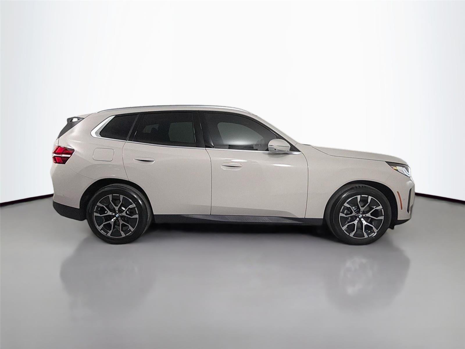 New 2026 Dune Grey Metallic BMW 30 xDrive image 4