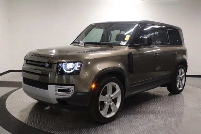 2024 Land Rover Defender 110 SE
