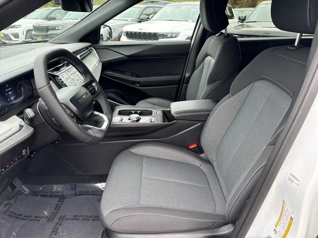 New 2026 Bright White Clear-Coat Exterior Paint Jeep Laredo image 14