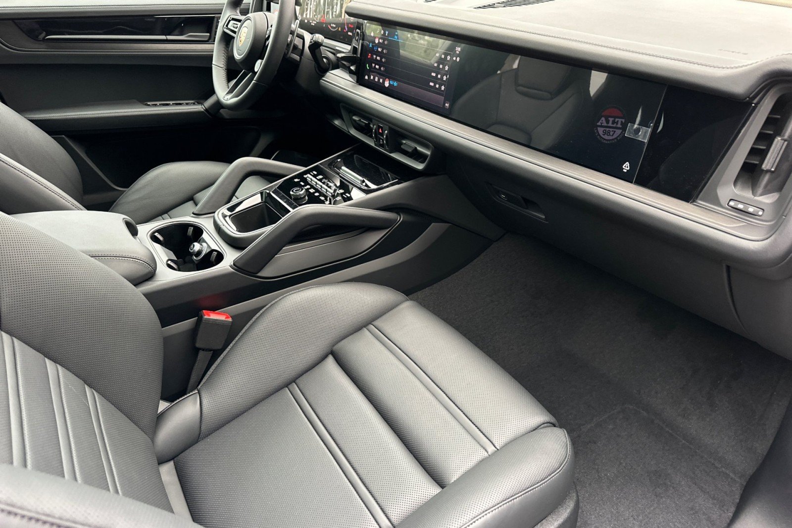 2026 Porsche Cayenne GTS - Photo 16