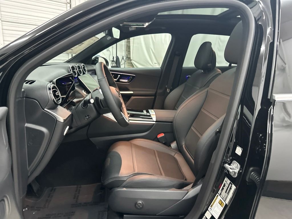 New 2026 Black Mercedes-Benz GLC 300 image 21