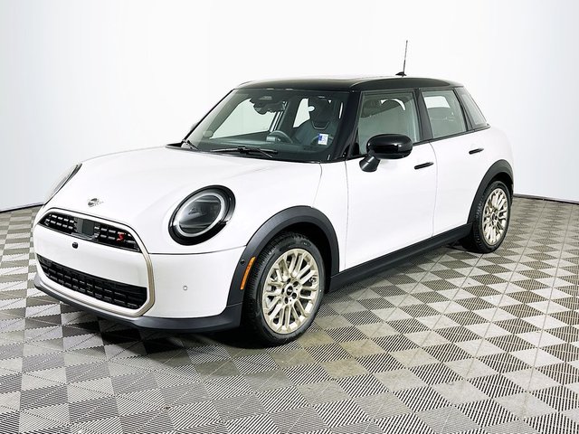 2026 MINI 4 Door Iconic