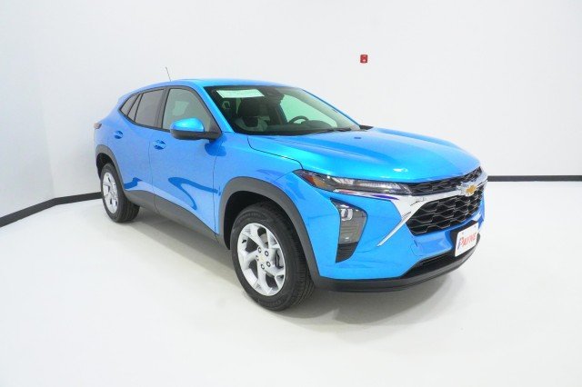 2026 Chevrolet Trax LS - Photo 3