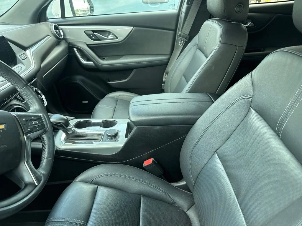 Used 2022 White Chevrolet LT image 7