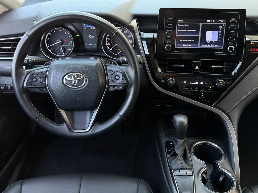 Used 2023 White Toyota SE image 12