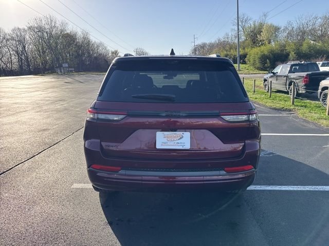 New 2026 Velvet Red Pearl-Coat Exterior Paint Jeep Limited Reserve image 6