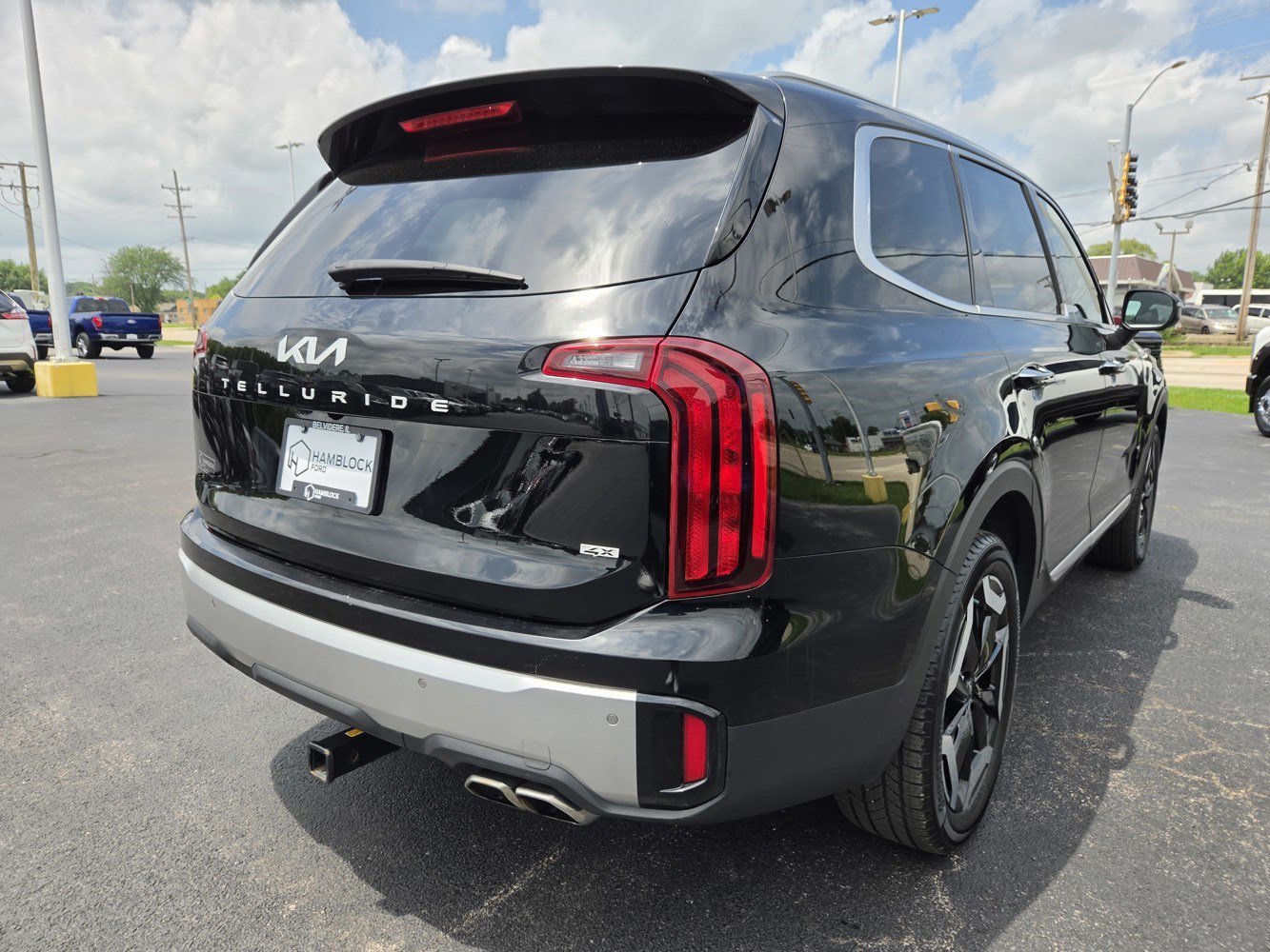 Used 2023 Ebony Black Kia S image 38