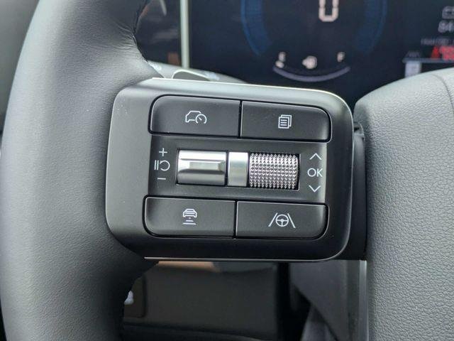 New 2027 White Hyundai SE FWD image 26