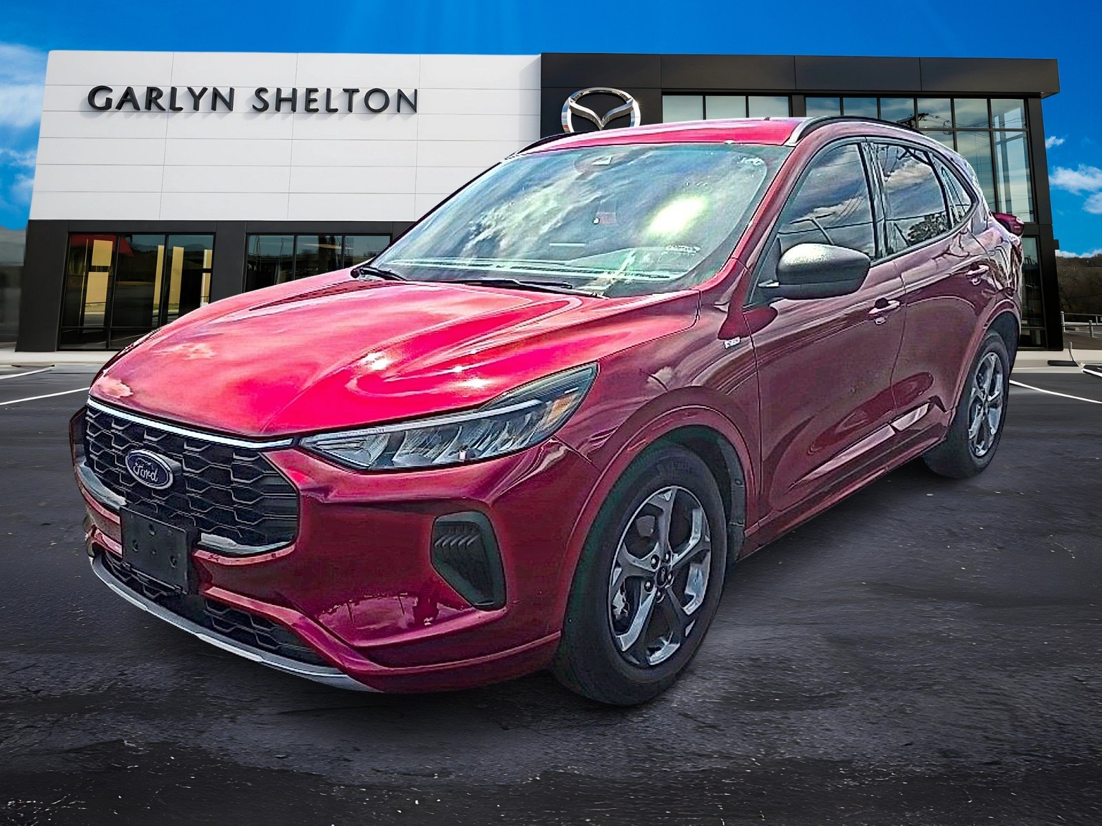 2023 Ford Escape ST-Line FWD's photo