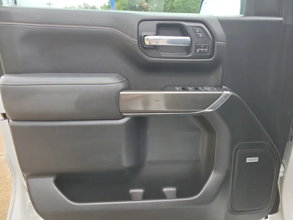 Used 2021 White GMC AT4 image 18