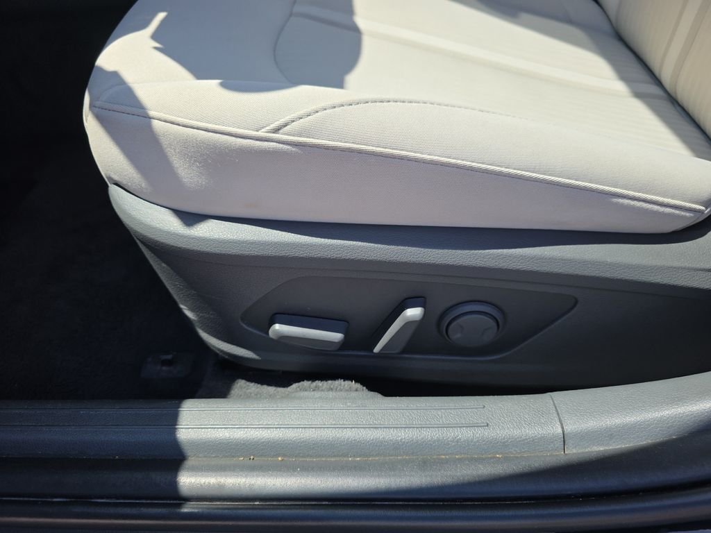 Used 2024 Carbon Blue Hyundai SEL image 12