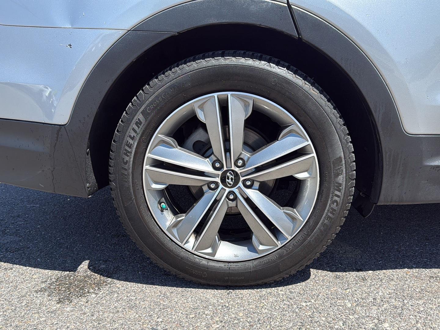 Used 2015 Iron Frost Hyundai GLS image 9