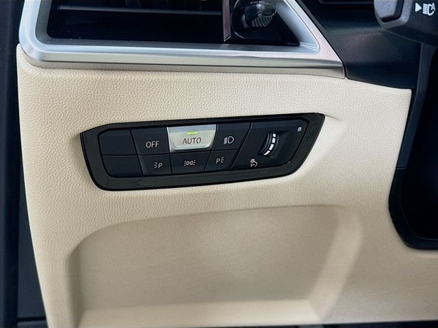 2025 BMW 3 Series 330i | CarEdge | CarEdge