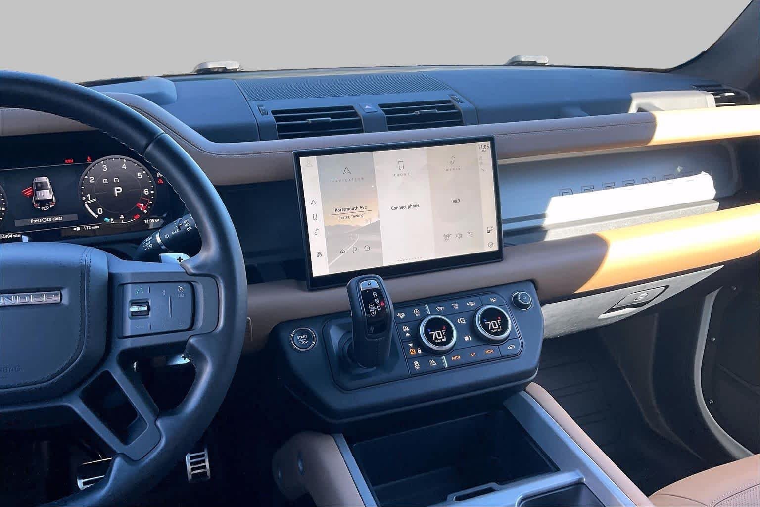 Used 2025 Fuji White Land Rover V8 image 6