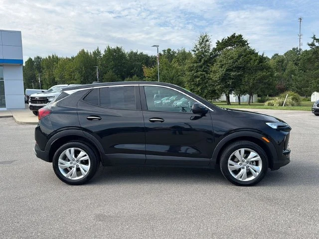 Used 2025 Ebony Twilight Metallic Buick Preferred image 9