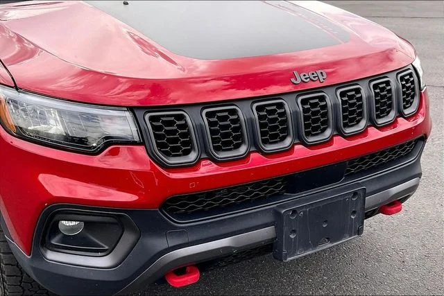 Used 2025 Red Jeep Trailhawk image 31