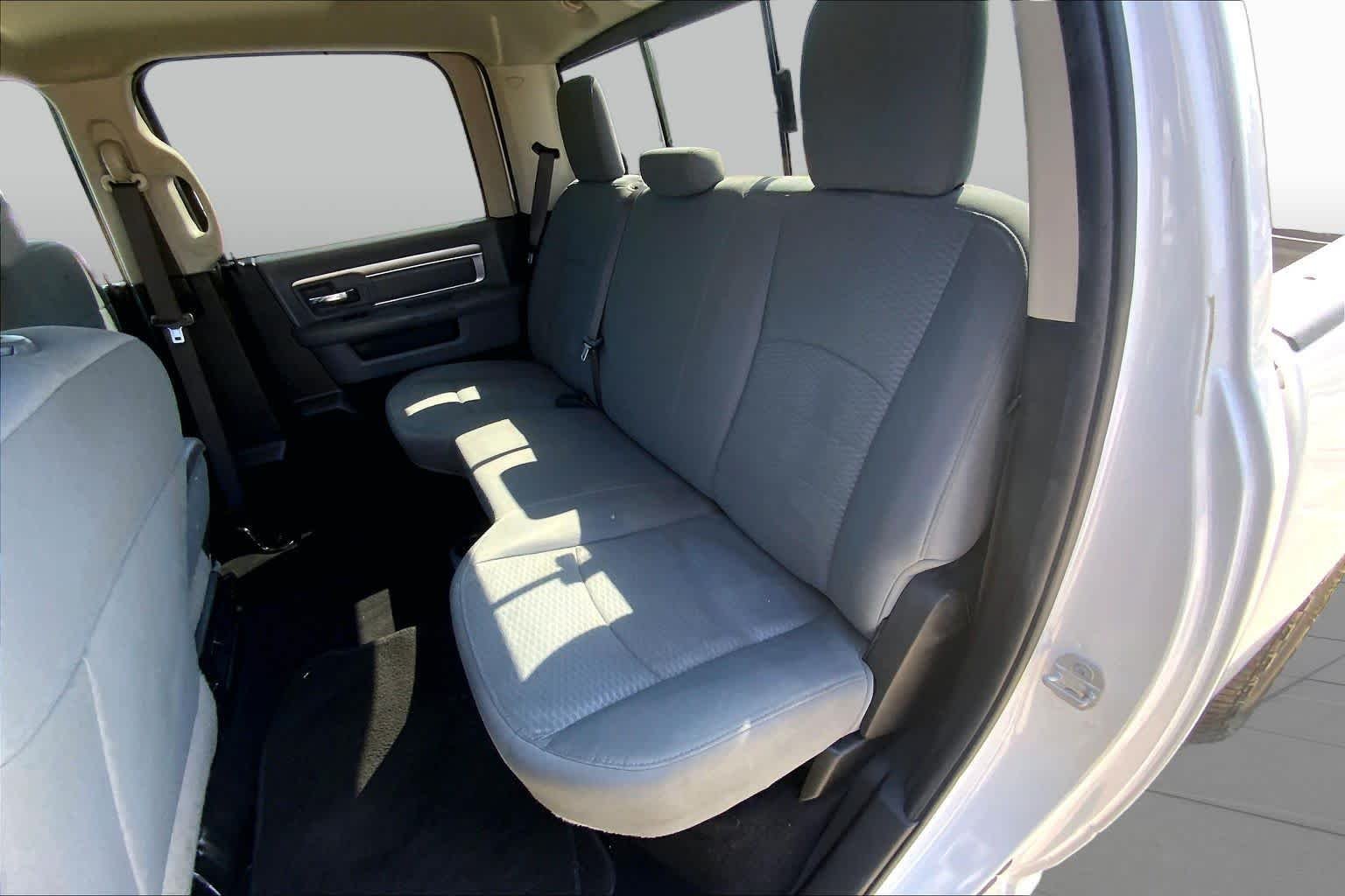 Used 2019 Bright White Clearcoat Ram SLT image 20