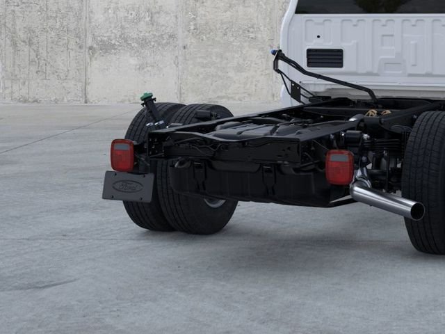 2025 Ford F-350 Super Duty Chassis Cab XL - Photo 21