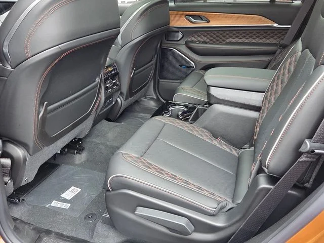 New 2026 Copper Shino Metallic Clear-Coat Exterior Paint Jeep Summit image 12