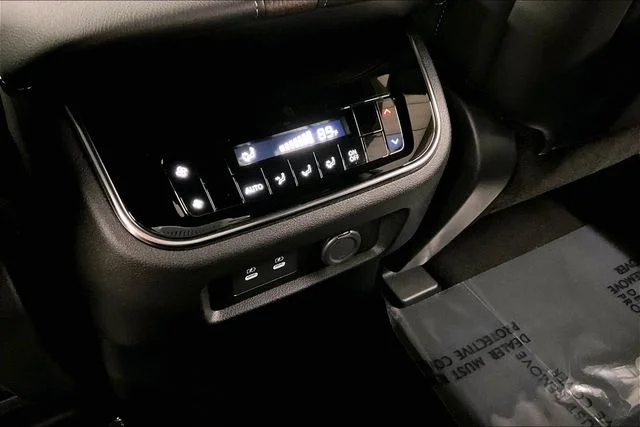 New 2026 Aspen White Tricoat Nissan SL image 23