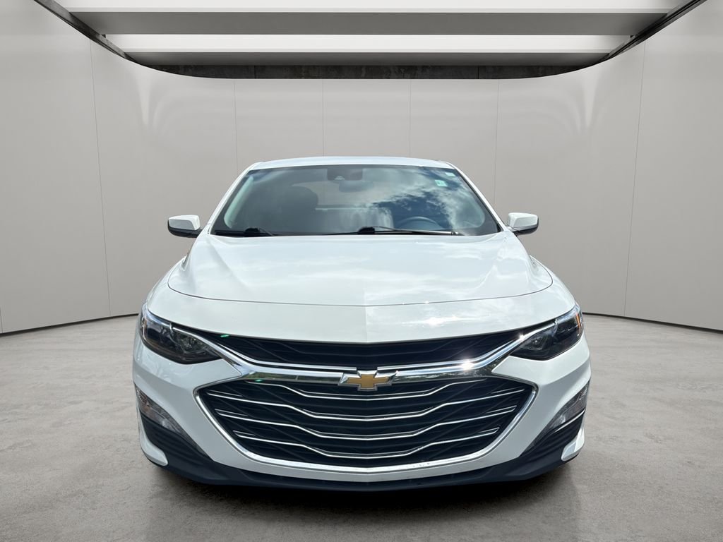 Used 2024 Summit White Chevrolet LT image 8